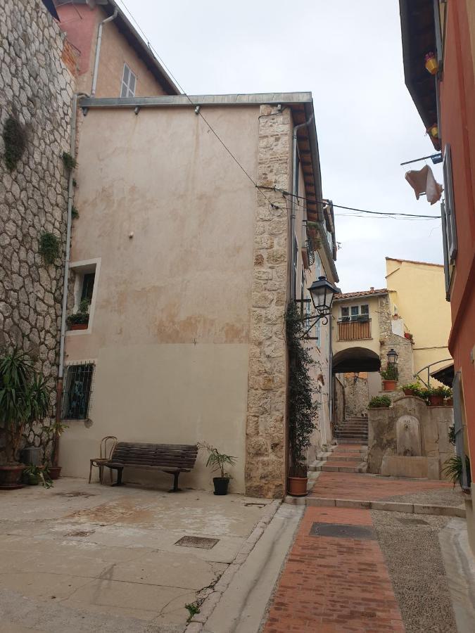 Rue Du Vieux Chateau - Beau F2 مينتون المظهر الخارجي الصورة